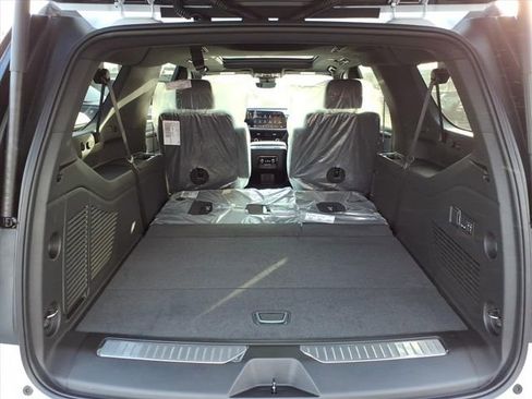 New 2026 Chevrolet Suburban High Country AWD/4WD image 4