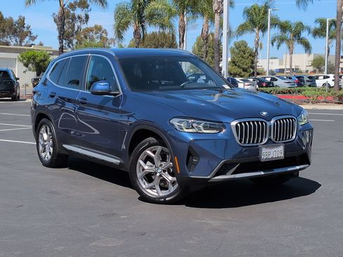Used 2023 BMW X3 xDrive30i w/ Premium Package AWD/4WD image 2