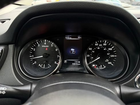 Used 2017 Nissan Rogue Sport SV w/ SV All-Weather Package AWD/4WD image 28
