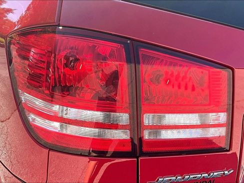 Used 2020 Dodge Journey SE w/ SE Popular Equipment Group FWD image 33