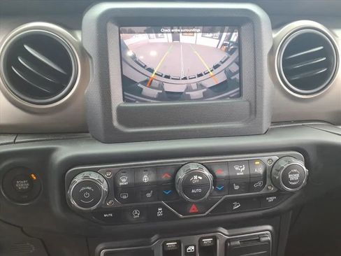 Used 2019 Jeep Wrangler Unlimited Sport S image 31