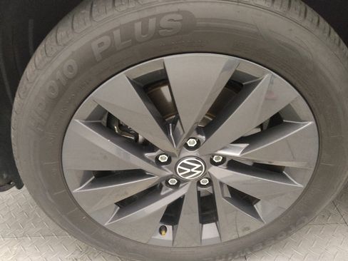 Used 2023 Volkswagen Taos S FWD image 31