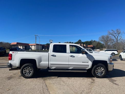 Used 2018 Chevrolet Silverado 2500 LTZ w/ Duramax Plus Package image 7