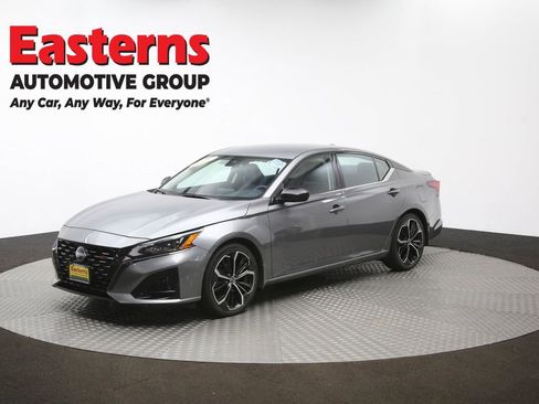 Used 2023 Nissan Altima 2.5 SR FWD image 55