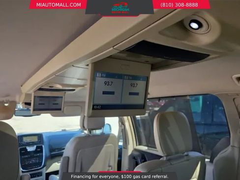 Used 2013 Chrysler Town & Country Touring-L w/ Premium Group image 13