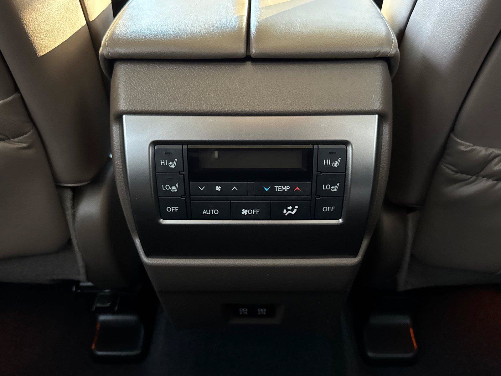 Used 2023 Lexus GX 460 Luxury w/ Sport Design Package AWD/4WD image 18