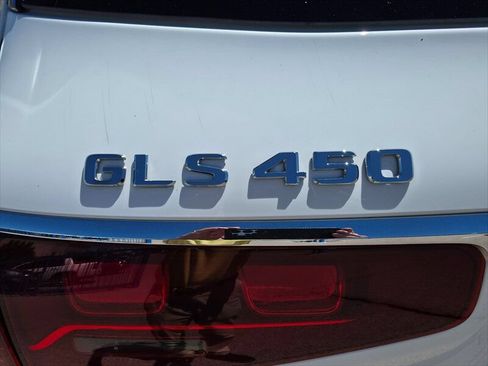 Used 2025 Mercedes-Benz GLS 450 4MATIC image 9