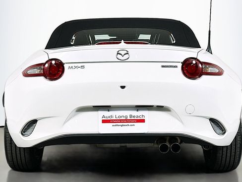 Used 2022 MAZDA MX-5 Miata Grand Touring w/ Weather Package image 3