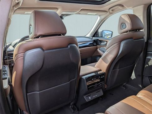 Used 2023 Acura MDX SH-AWD w/ Technology Package image 28