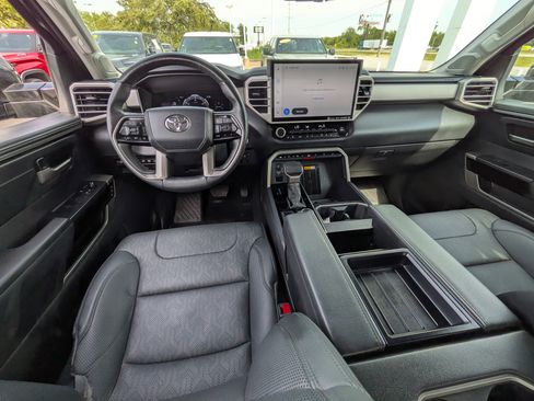 Used 2024 Toyota Tundra Limited AWD/4WD image 13