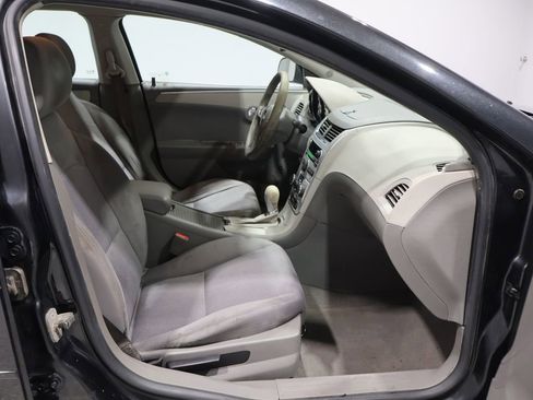Used 2010 Chevrolet Malibu LS image 4