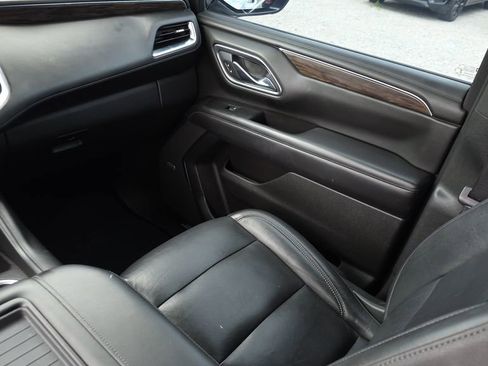 Used 2021 Chevrolet Suburban LT RWD image 27