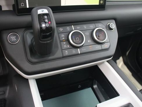 New 2025 Land Rover Defender 130 X-Dynamic SE image 14