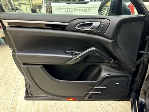 Used 2014 Porsche Cayenne S image 14