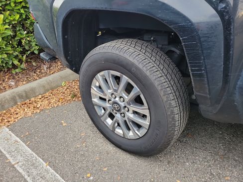 Used 2024 Toyota Tacoma Limited image 14