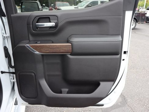 Used 2019 Chevrolet Silverado 1500 High Country AWD/4WD image 31