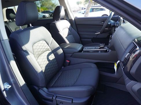 New 2025 Nissan Pathfinder SV image 13