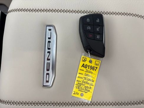 New 2026 GMC Yukon XL Denali w/ Sun & Power Step Package AWD/4WD image 32