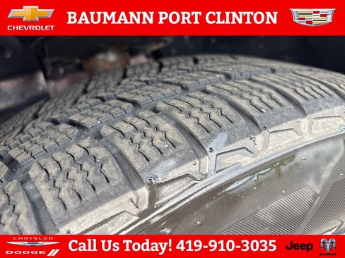 Used 2017 Jeep Cherokee Limited AWD/4WD image 29