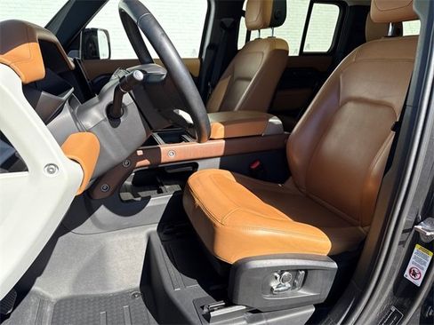 Used 2023 Land Rover Defender 130 First Edition image 18