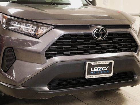 Used 2021 Toyota RAV4 LE image 80