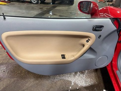 Used 2007 Pontiac Solstice Convertible w/ Premium Package RWD image 20
