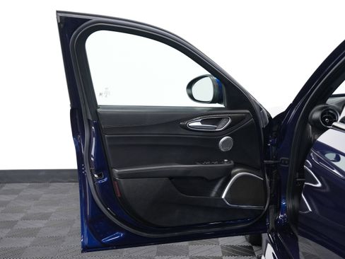 Used 2019 Alfa Romeo Giulia Quadrifoglio w/ Driver Assist Dynamic Package image 22