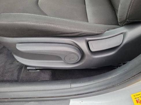 Used 2020 Hyundai Elantra GT FWD image 21