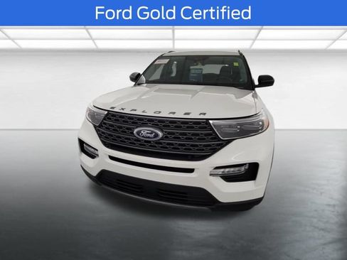 Used 2024 Ford Explorer XLT w/ Equipment Group 202A AWD/4WD image 2