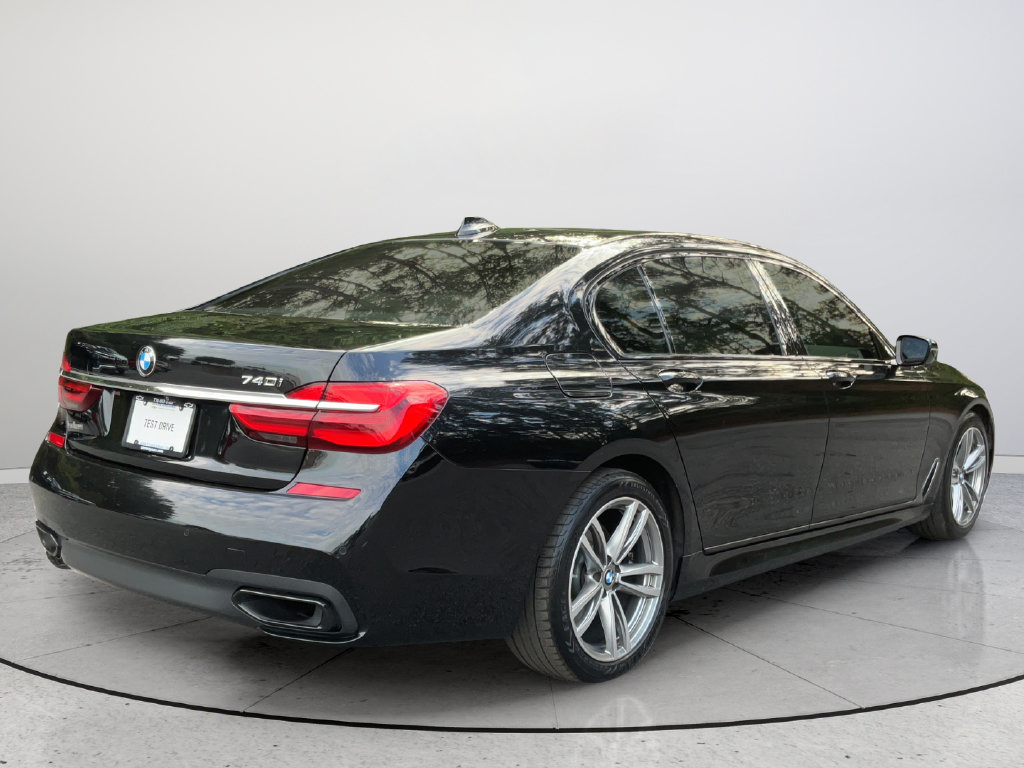 Used 2018 BMW 740i RWD image 8