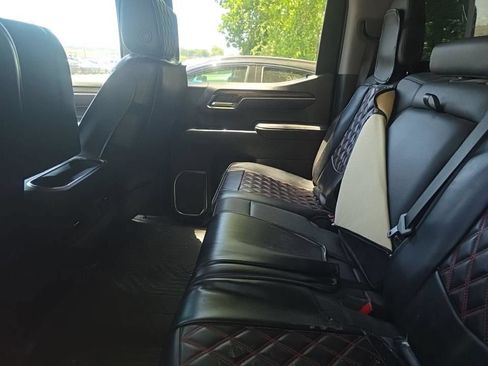 Used 2023 Chevrolet Silverado 1500 LT Trail Boss w/ LT Trail Boss Premium Package AWD/4WD image 8