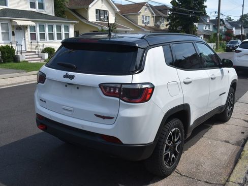 Used 2025 Jeep Compass Trailhawk AWD/4WD image 6