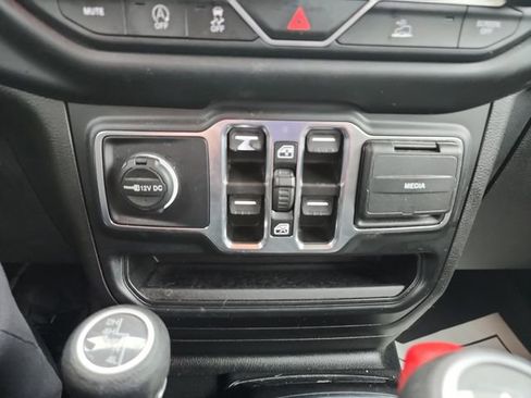 Used 2022 Jeep Wrangler Unlimited Sport image 28
