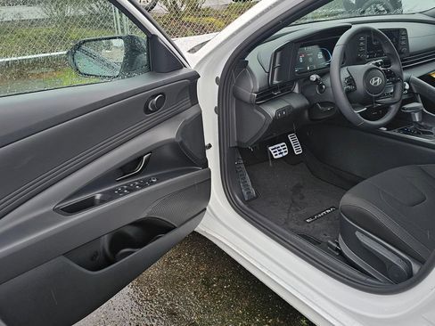 New 2026 Hyundai Elantra Sport image 17