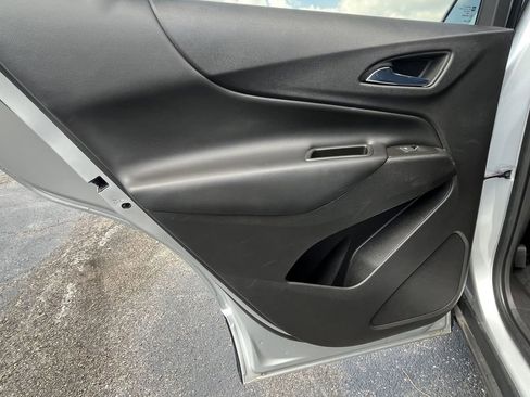 Used 2022 Chevrolet Equinox LT image 18