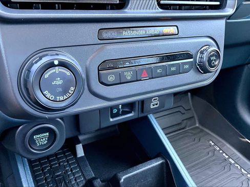 Used 2025 Ford Maverick Lariat w/ 4K Tow Package AWD/4WD image 32