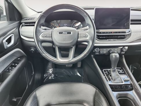 Used 2022 Jeep Compass Latitude w/ Sun and Sound Group AWD/4WD image 10