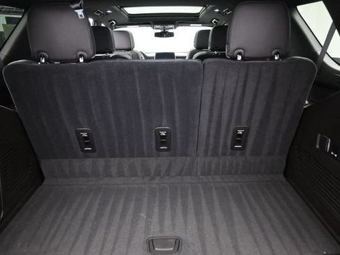 Used 2021 GMC Yukon SLT w/ SLT Luxury Plus Package RWD image 12