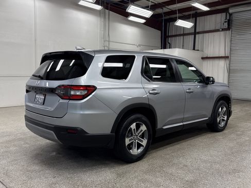 Used 2023 Honda Pilot EX-L image 17