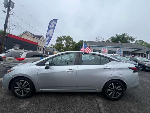 Used 2021 Nissan Versa SV FWD image 6