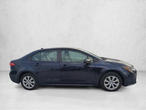 Used 2022 Toyota Corolla LE FWD image 4