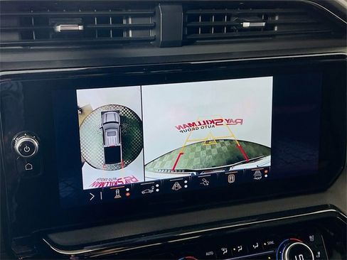 Used 2024 GMC Sierra 1500 AT4 w/ Technology Package image 18