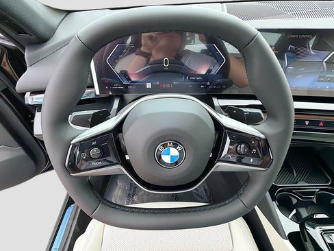 New 2027 BMW 530i RWD image 40