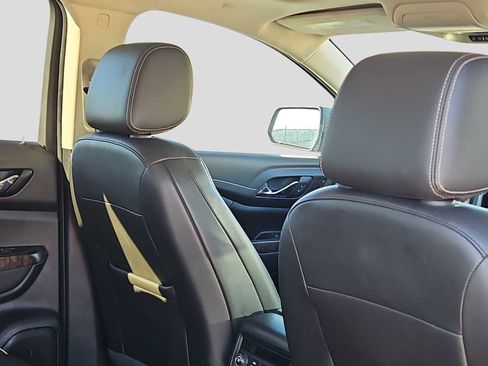 Used 2023 GMC Acadia Denali w/ Denali Technology Package image 17