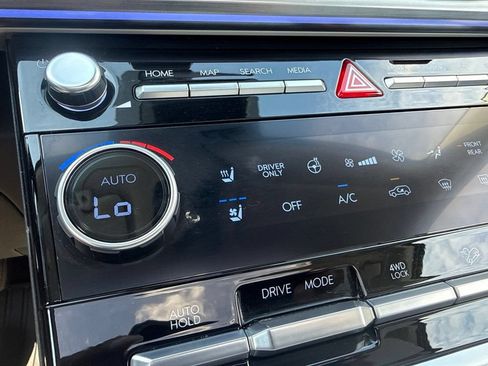 Used 2025 Hyundai Santa Fe Calligraphy AWD/4WD image 14