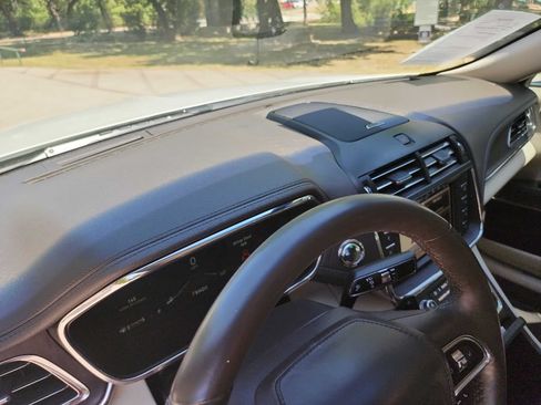 Used 2017 Lincoln Continental Reserve w/ Technology Package AWD/4WD image 22