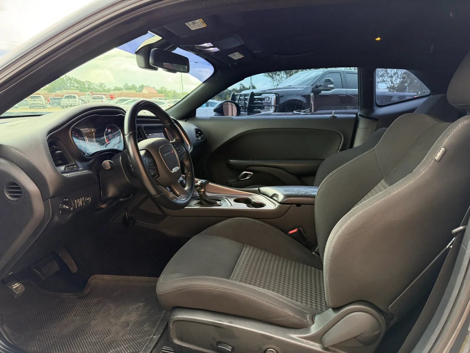 Used 2019 Dodge Challenger R/T RWD image 9