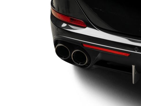 Used 2015 Ferrari California T RWD image 17