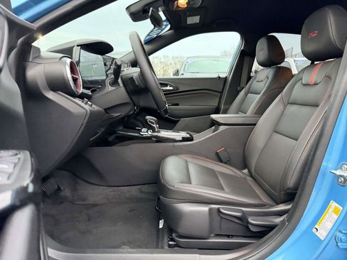 Certified 2025 Chevrolet Trax RS w/ Driver Confidence Package FWD image 9