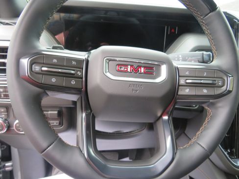 New 2026 GMC Yukon XL AT4 AWD/4WD image 19